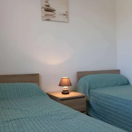 Jonzac, 3 Pièces, 4 Personnes - Fr-1-246d-19 Appartement