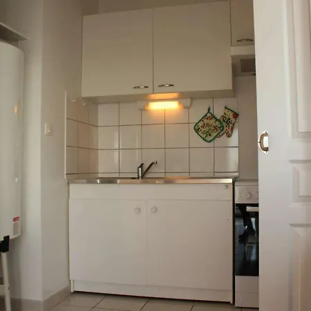 Jonzac, 3 Pièces, 4 Personnes - Fr-1-246d-19 Appartement